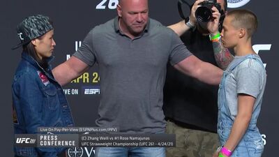 Вейли Жанг vs Роуз Намаюнас - Битва взглядов с пресс-конференции UFC 261