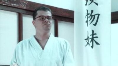 Бульдог Харламов - инструктор по каратэ :)