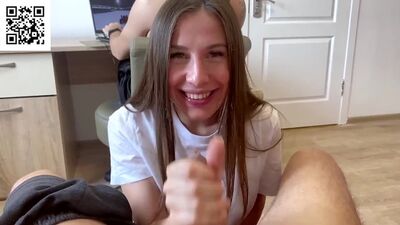 Отсосала у друга на глазах у своего парня