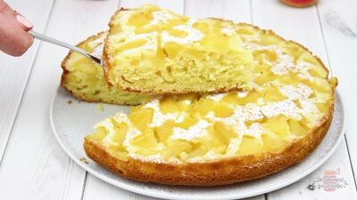 Постная шарлотка с яблоками