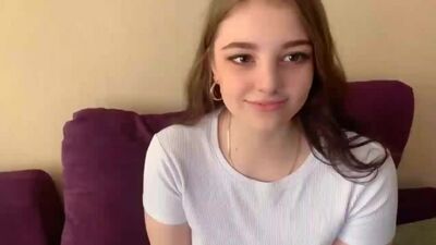 Трахнул сестричку, пока никого не было 