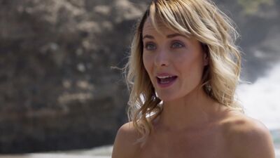 Emma Leonard, Anna Jullienne, Cian Elyse White Nude - 800 Words S01E01 (2015) 1080p