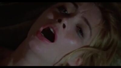 Чужую жену трахнули при её маленьком сыне ( неверная жена девушка мамочка mom mother минет мама куколд cuckold сексвайф sexwife)