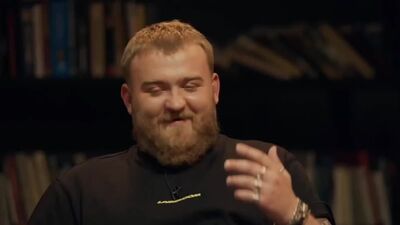 Павел Дедищев рассказывает историю о Кур...о дальше (1080p).mp4