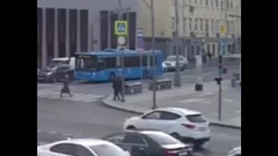 В центре Москвы автомобиль врезался в здание