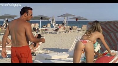 Ванесса Эсслер (Vanessa Hessler) в фильме "Каникулы в Майами" (Natale a Miami, Christmas in Miami, 2005, Нери Паренти)