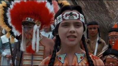 Ценности Семейки Аддамс - День благодарения в детском лагере