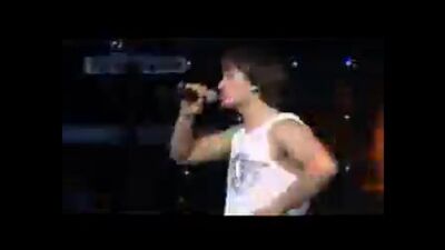 DJ Дождик-Почему же, почему же дождик капает по лужам?