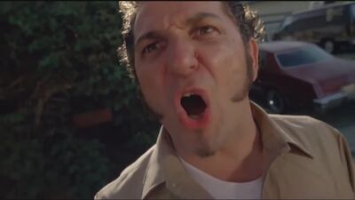 Ублюдок, мать твою, а ну иди сюда, говно собачье, а ну решил ко мне лезть