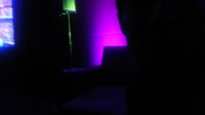 На вечеринке после открытия )