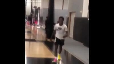 Леброн младший забивает сверху