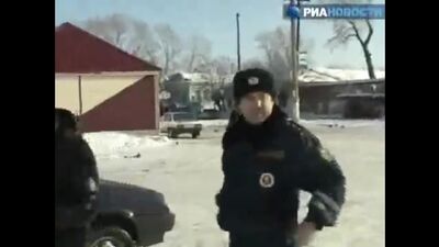 Сотрудник ГИБДД съел взятку на глазах у оперативников