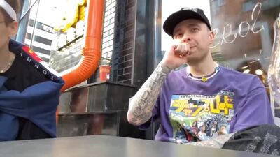 БУСТЕР И ЕГОР КРИД СПАЛИЛИ ТЕНДЕРЛИ БЕЗ МАСКИ _ АМИНА БЕЗ МАСКИ