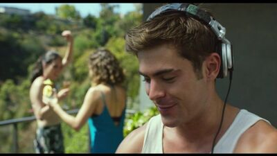 Дублированный отрывок: 128 ударов сердца в минуту “Прокачай вечеринку“