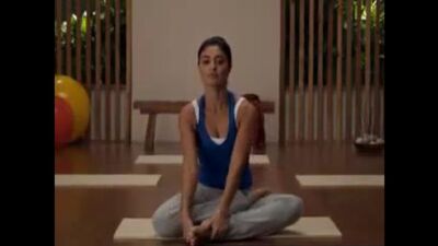 Жулиана Паес тоже поклонница йоги