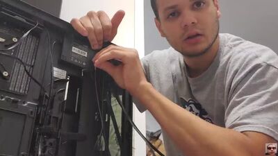 Tyler1's brother builds a computer | Twitch House