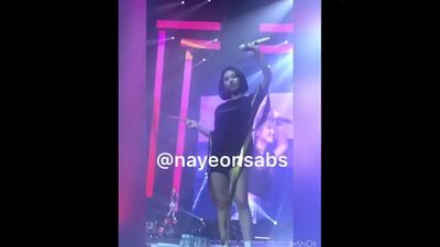 Here's chaeyoung kissing her strawberry lips tattoo i'm so gay ohmygod