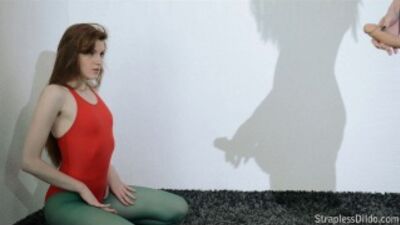 Straplessdildo - Rossy Bush, Jane