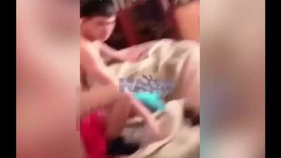 Муж застал жену в постели с любовником во время секса