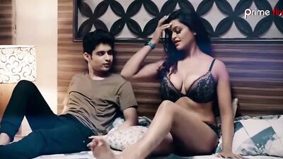 Молодой мужчина соблазнил зрелую женщину, серия 2020