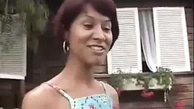 Garotao Comendo в Coroa