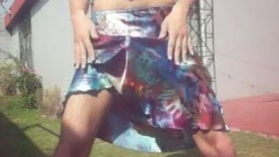 Я мастурбирую и развлекаюсь, rica Falda de satin