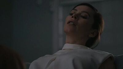 Еротические сцены в кино, секс сцены, засветы трусиков. Сериал Девушка по вызову