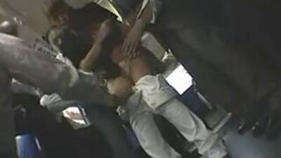 Азиантку заставили сосать и обкончали в поезде метро