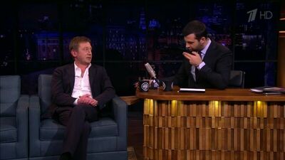 Актер сериала «Улицы разбитых фонарей» в программе «Вечерний Ургант» рассказал, как встретил медведя в Мончегорске.(03.04.2018)