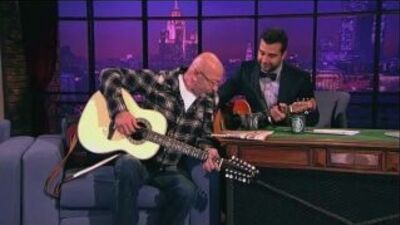 Александр Розенбаум поет газеты на шоу у Ивана Урганта