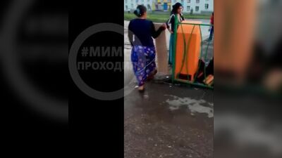 Женщина отправила сына в мусорный бак искать просрочку из Пятерочки Самара (цензурировано)