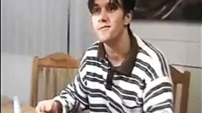 Шведская мама трахает не своего собственного пасынка и его друга