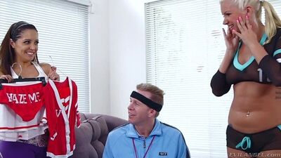 Жестко оттрахали блондинку