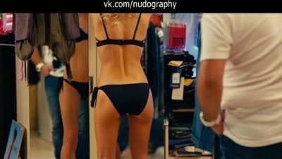 Анна Хилькевич в нижнем белье в фильме "Что творят мужчины!" (2013, Сарик Андреасян)