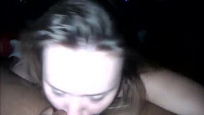 Белая девочка с усердием лижет негритянке ( hd 720 домашнее поза 69 грязное развратное порно любители секса минет в попу очко )