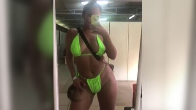 Горячая азиатская казахская белая девушка с большой шикарной задницей, наездница Kween-T, сочная офигенная попка