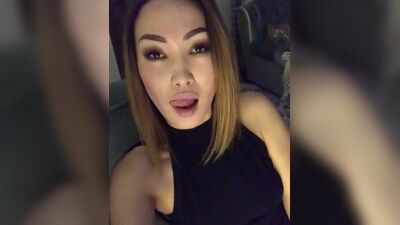 Возбужденная азиатская казахская шлюшка