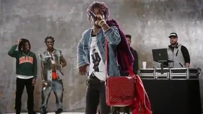 Бой некст дор