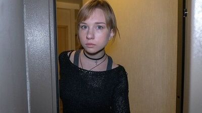 Debt4k. юная должница расплачивается за долги, используя нежный рот