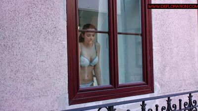 Горячая секс-сцена между сексуальной девственницей и профессиональным актером