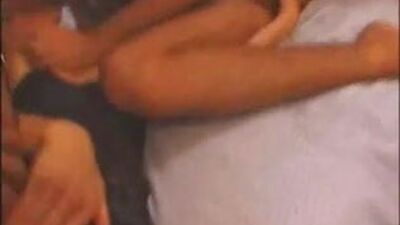 Блондинка-шлюшка дважды попала в анал - часть 2