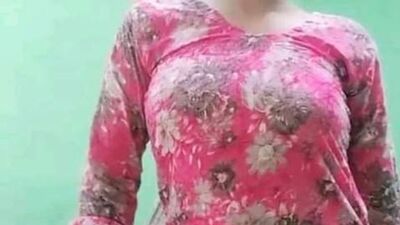 Tanya по ошибке трахнул мусульманский друг ее бойфренда Rahul