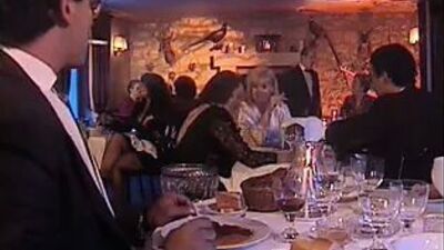 Роковая женщина предлагает домашнее видео