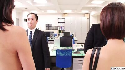 Странная женщина-нянька из нудистской страховой продавщицы с субтитрами