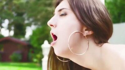 Покажи мне свою, я покажу тебе мою сводную сестру раком