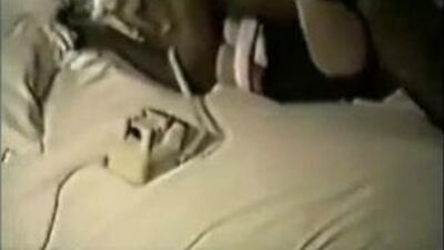 Доказательные женщины могут разговаривать по телефону в любое время и в любом месте