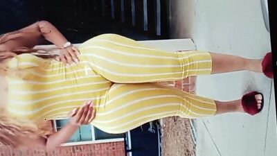 Широкие бедра, большая попка, зияние, девушка с большой шикарной задницей