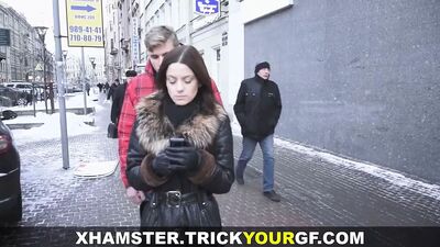 Обмани свою подругу - наказанная грубым трахом в задницу