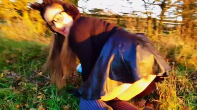 Случайная собака соблазняет и спаривается