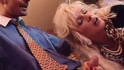 Alexandra Ross - семейное извращение